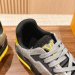 Giày Louis Vuitton Lv Trainer #54 Signature Yellow Black Crystal