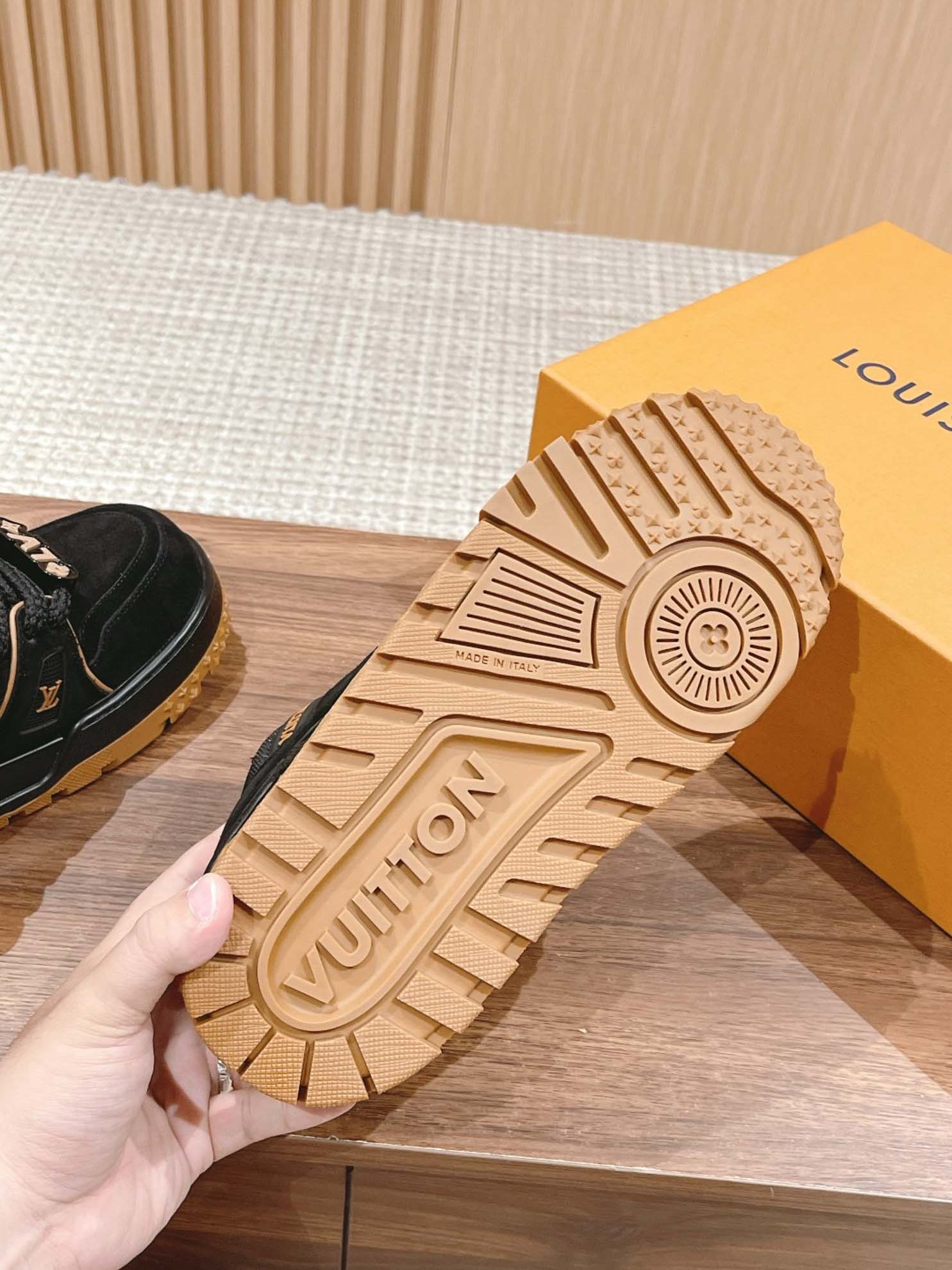 Giày Louis Vuitton Lv Trainer Maxi Black Brown Suede Best Quality