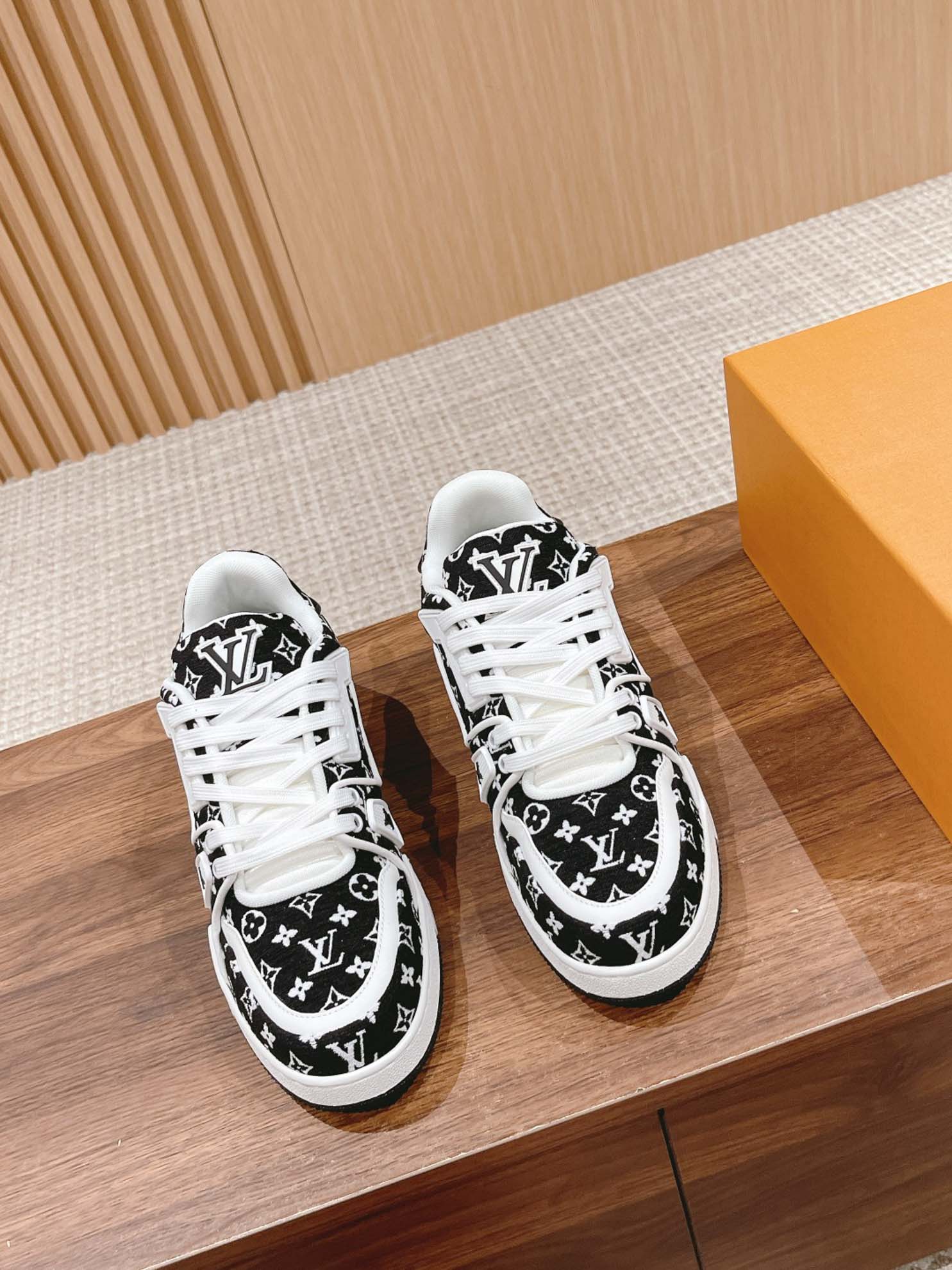Giày Louis Vuitton LV Trainer Monogram Black Fabric Best Quality