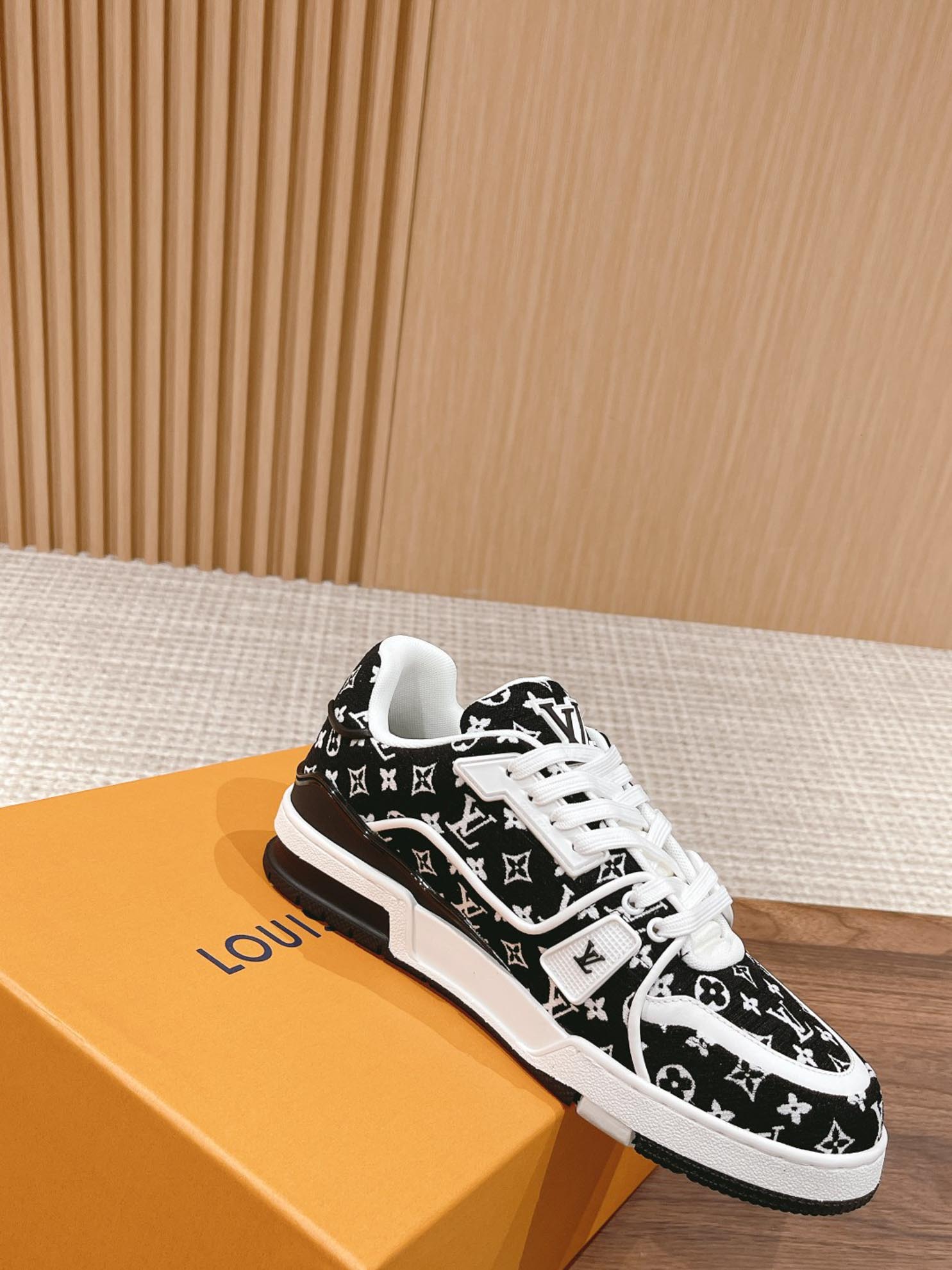 Giày Louis Vuitton LV Trainer Monogram Black Fabric Best Quality