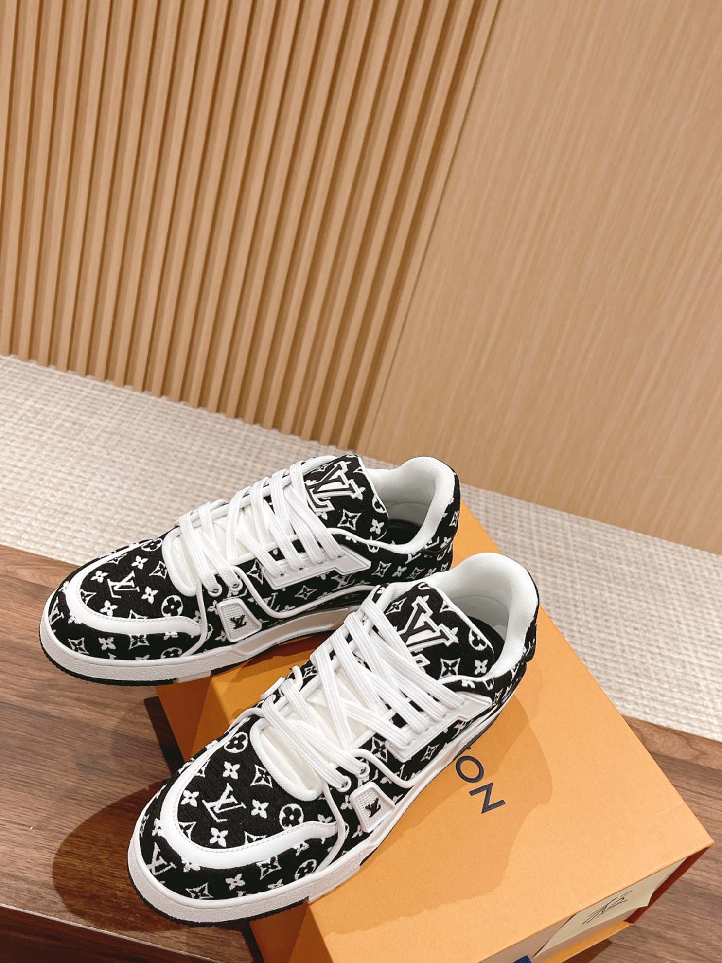 Giày Louis Vuitton LV Trainer Monogram Black Fabric Best Quality