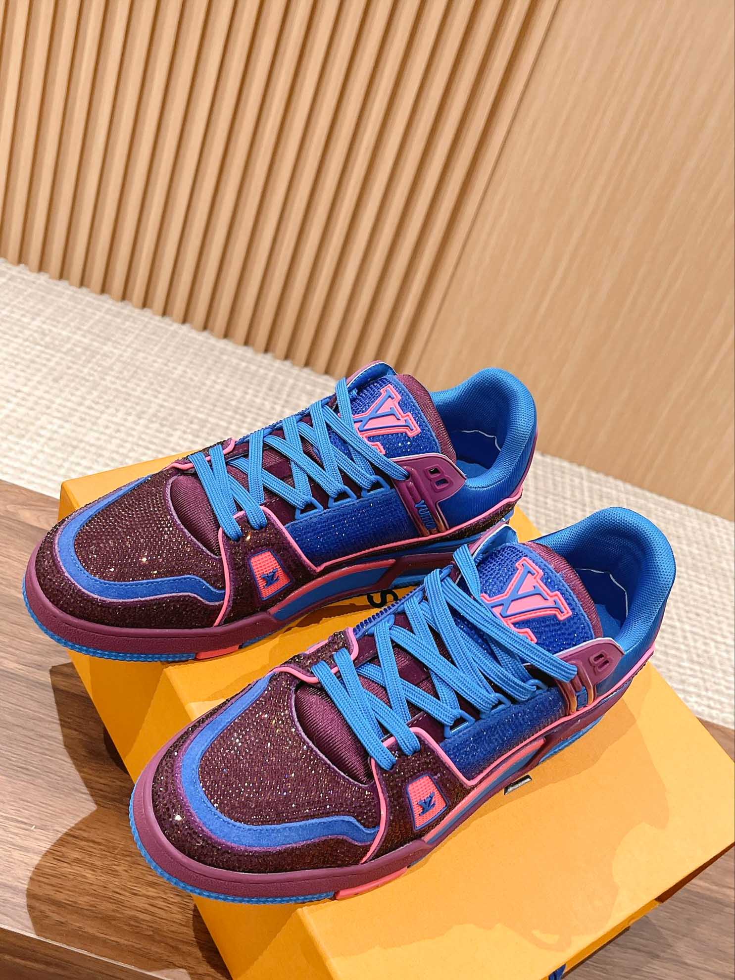 Giày Louis Vuitton LV Trainer Monogram Blue Strass