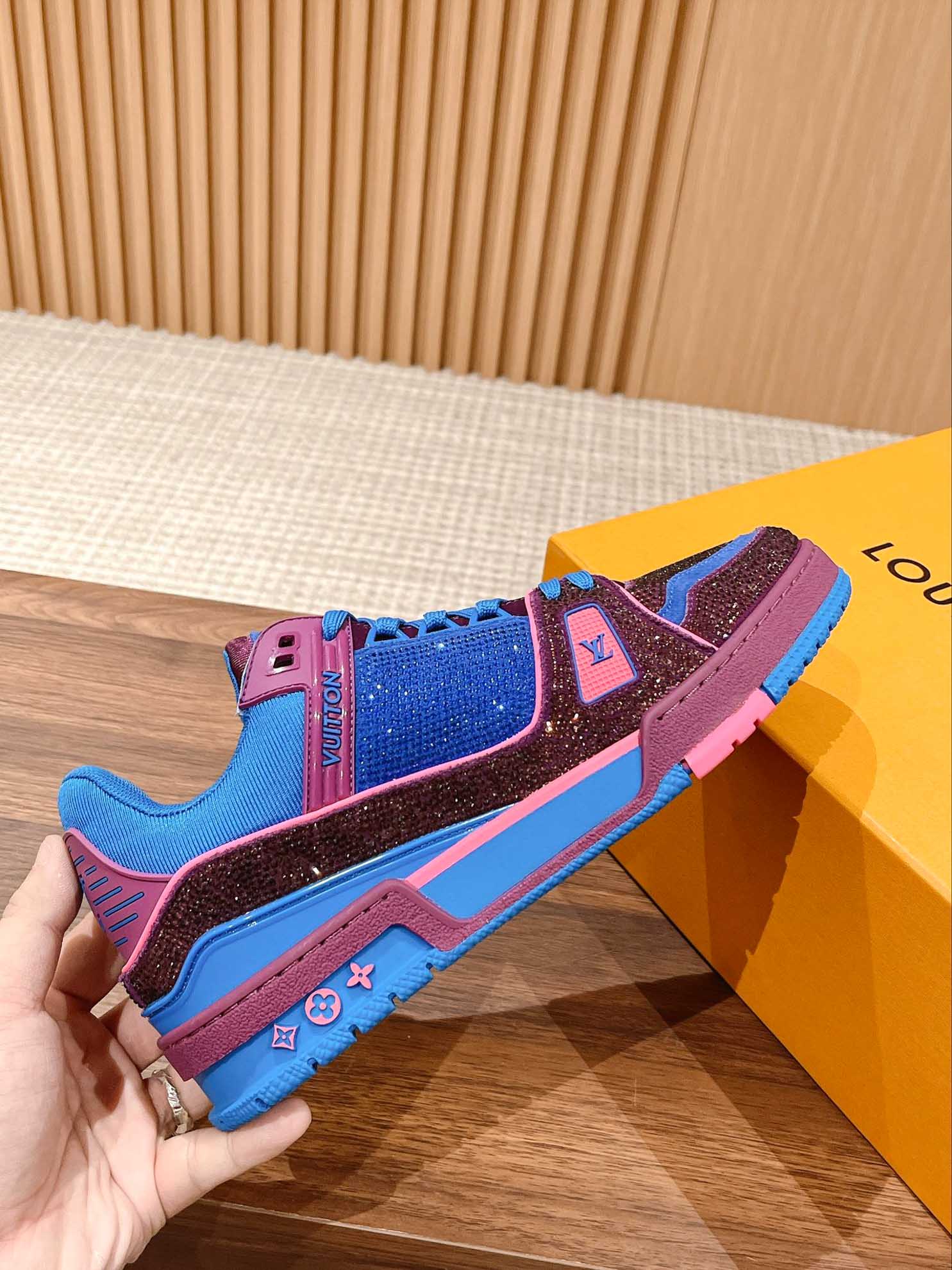 Giày Louis Vuitton LV Trainer Monogram Blue Strass