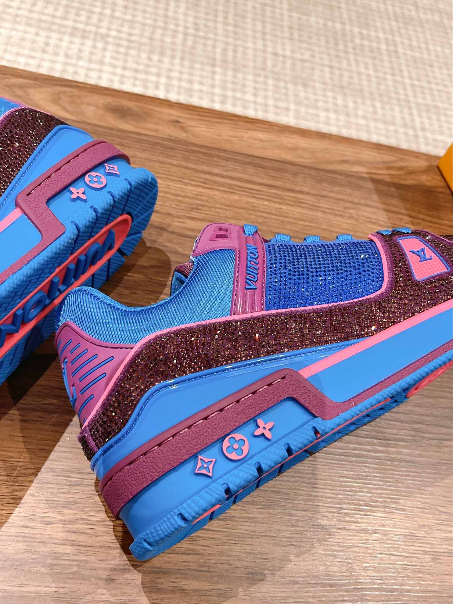 Giày Louis Vuitton LV Trainer Monogram Blue Strass