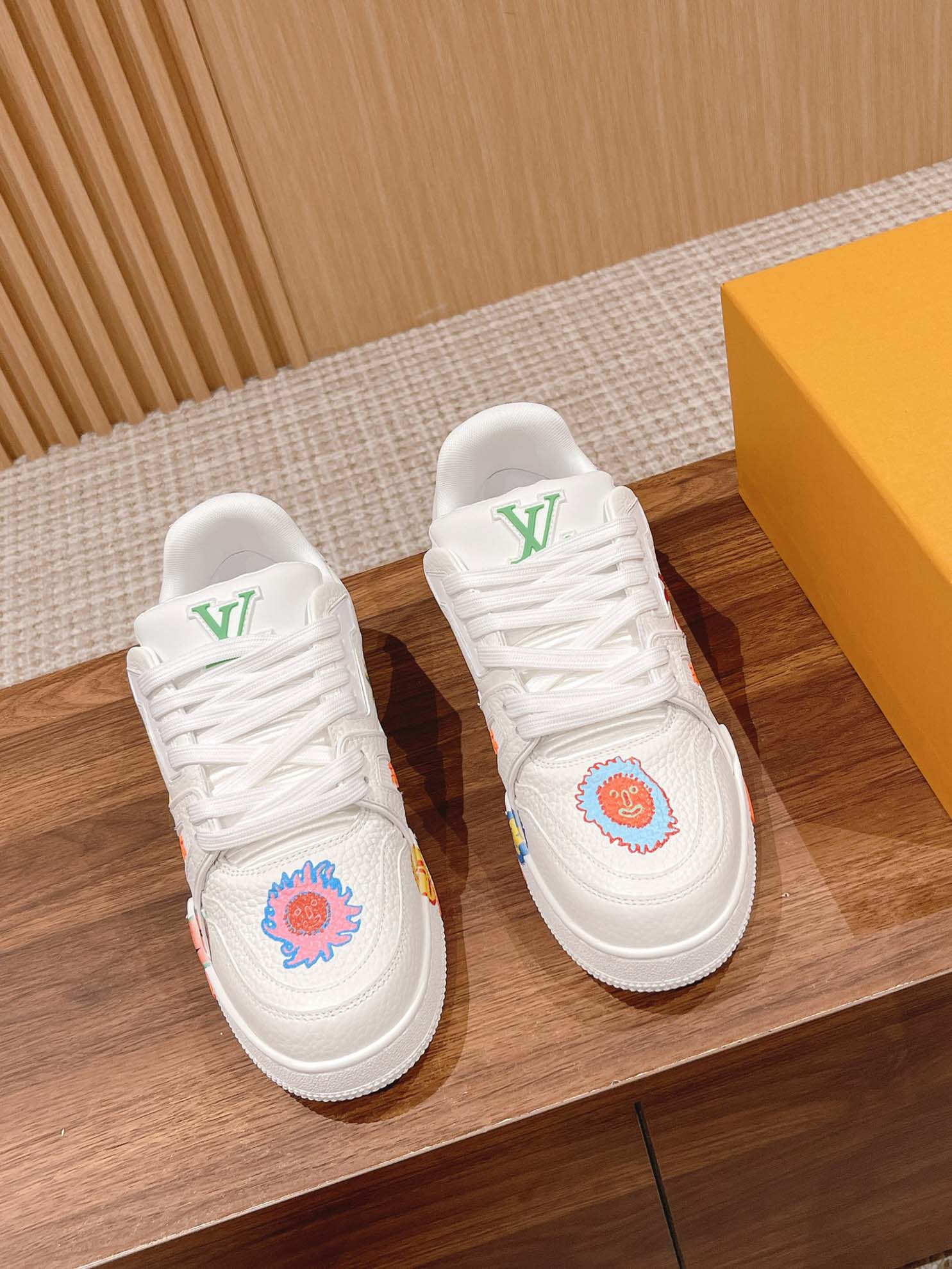 Giày Louis Vuitton x Yayoi Kusama Trainer White Print Best Quality