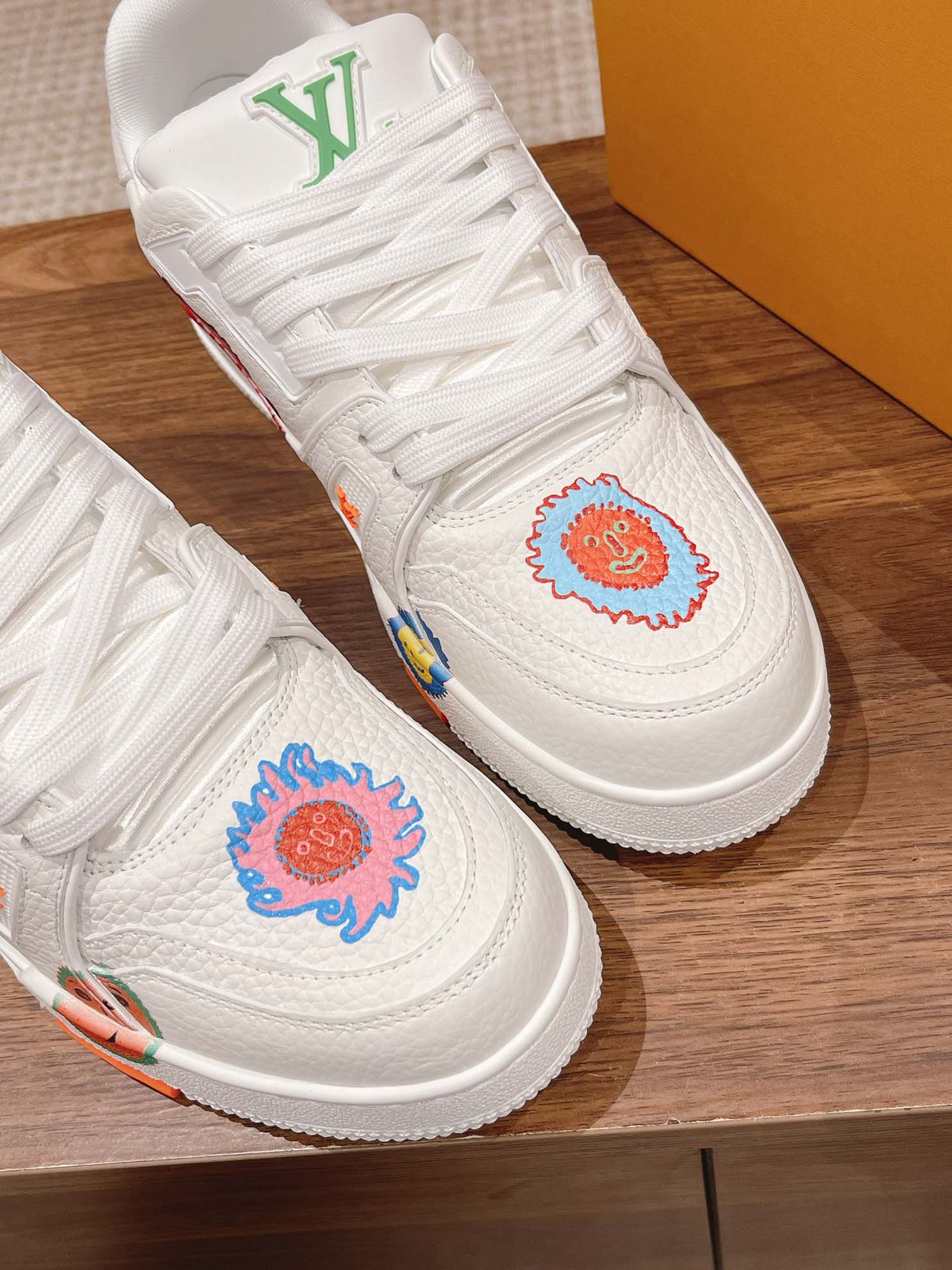 Giày Louis Vuitton x Yayoi Kusama Trainer White Print Best Quality