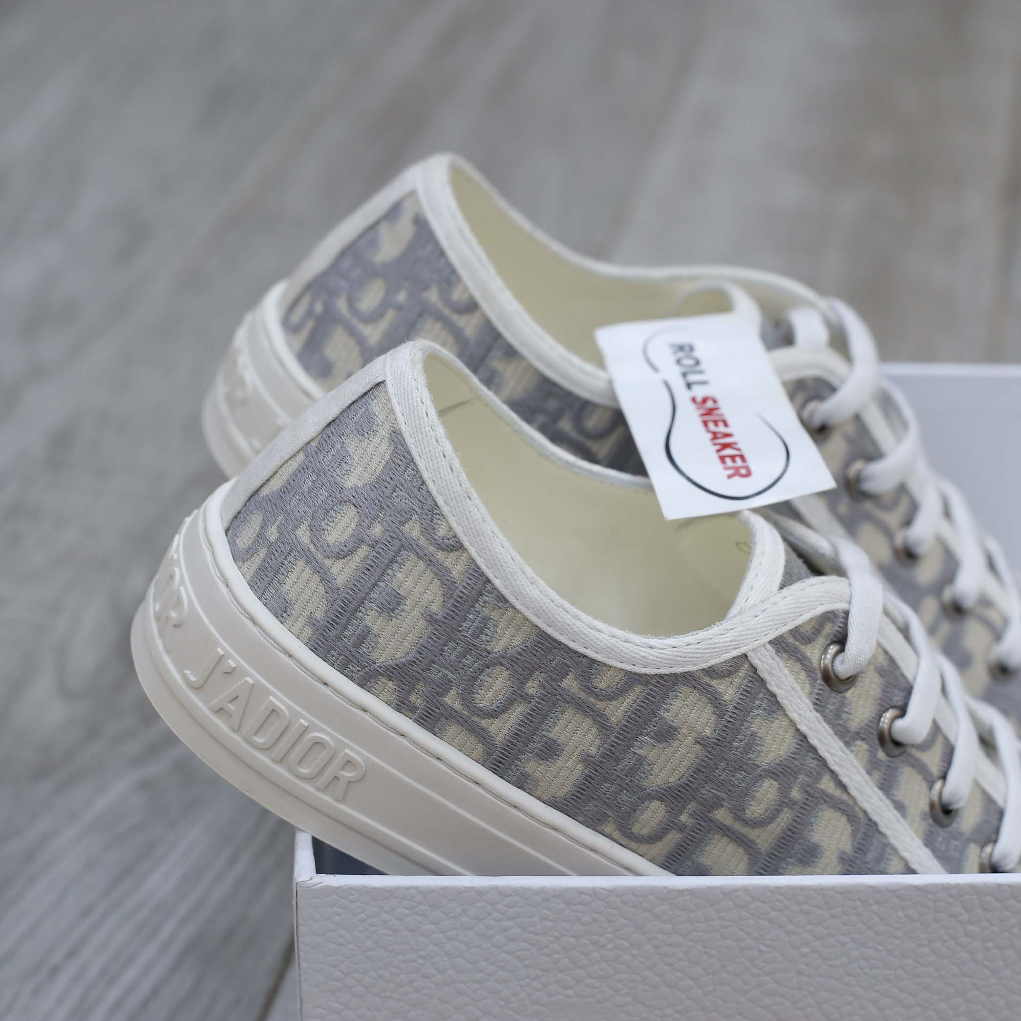 Giày WALK’N’DIOR SNEAKER Gray Stone Dior Oblique Embroidered Cotton