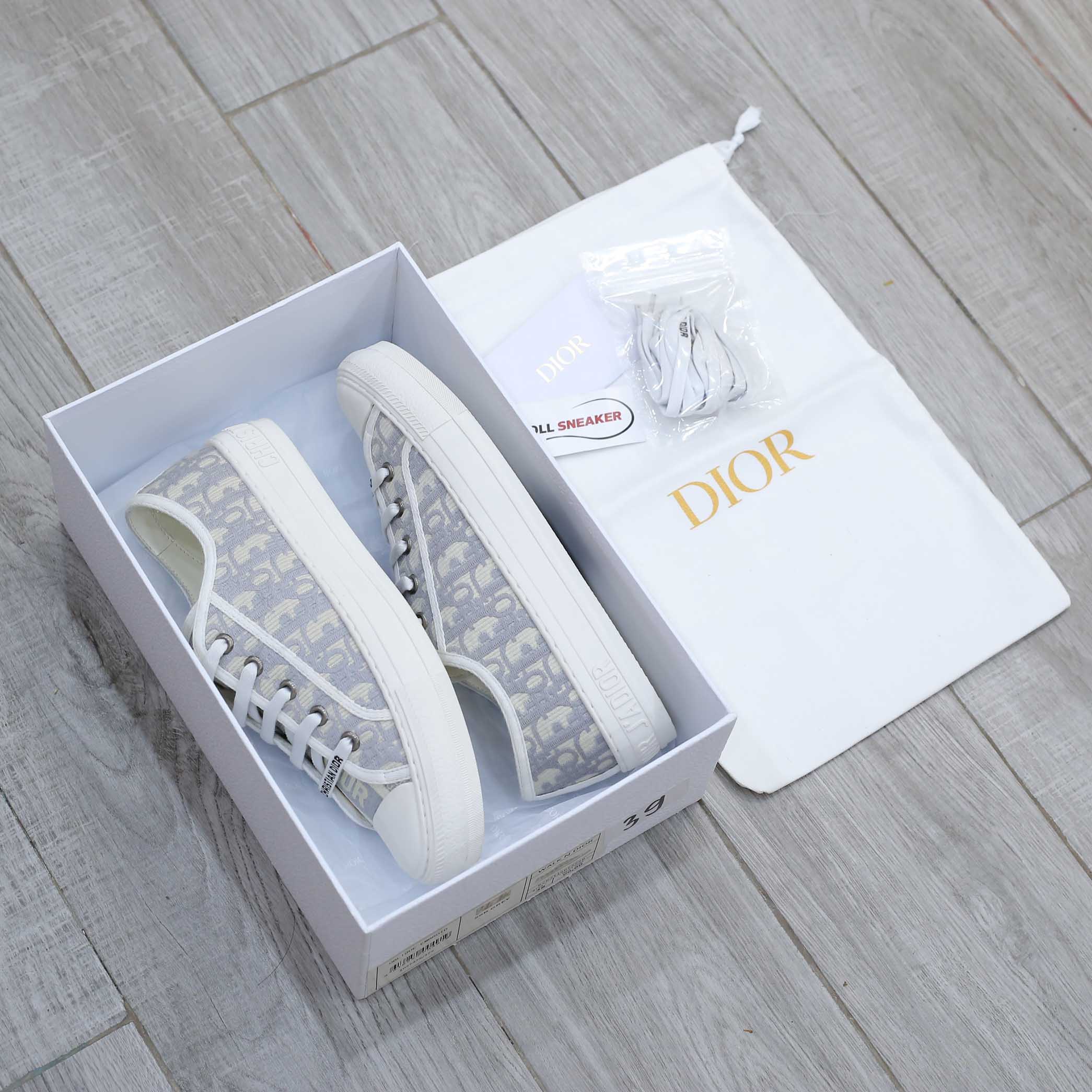 Giày WALK’N’DIOR SNEAKER Gray Stone Dior Oblique Embroidered Cotton