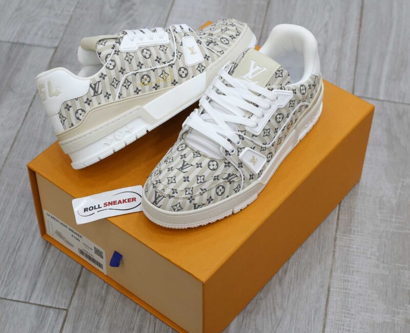 Louis Vuitton Lv Trainer #54 Monogram Sọc Beige Best Quality