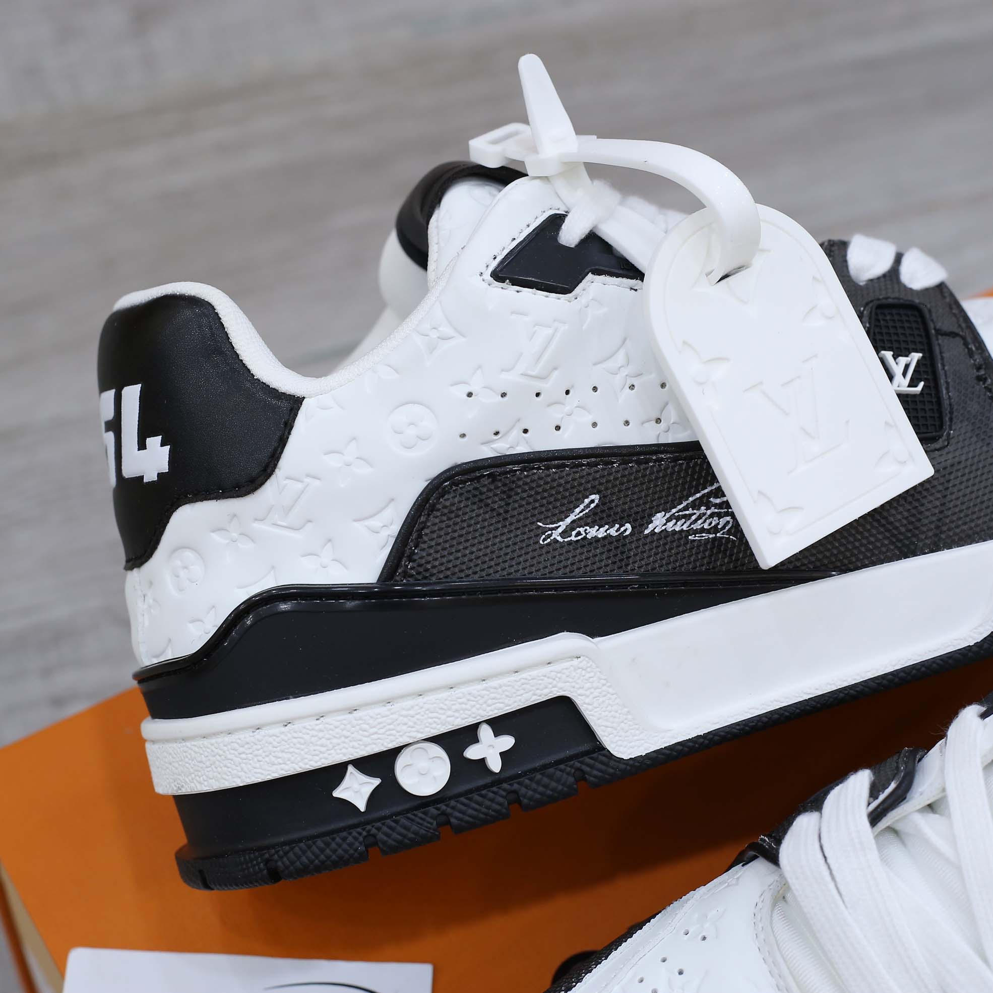 Louis Vuitton Lv Trainer #54 Signature Black White