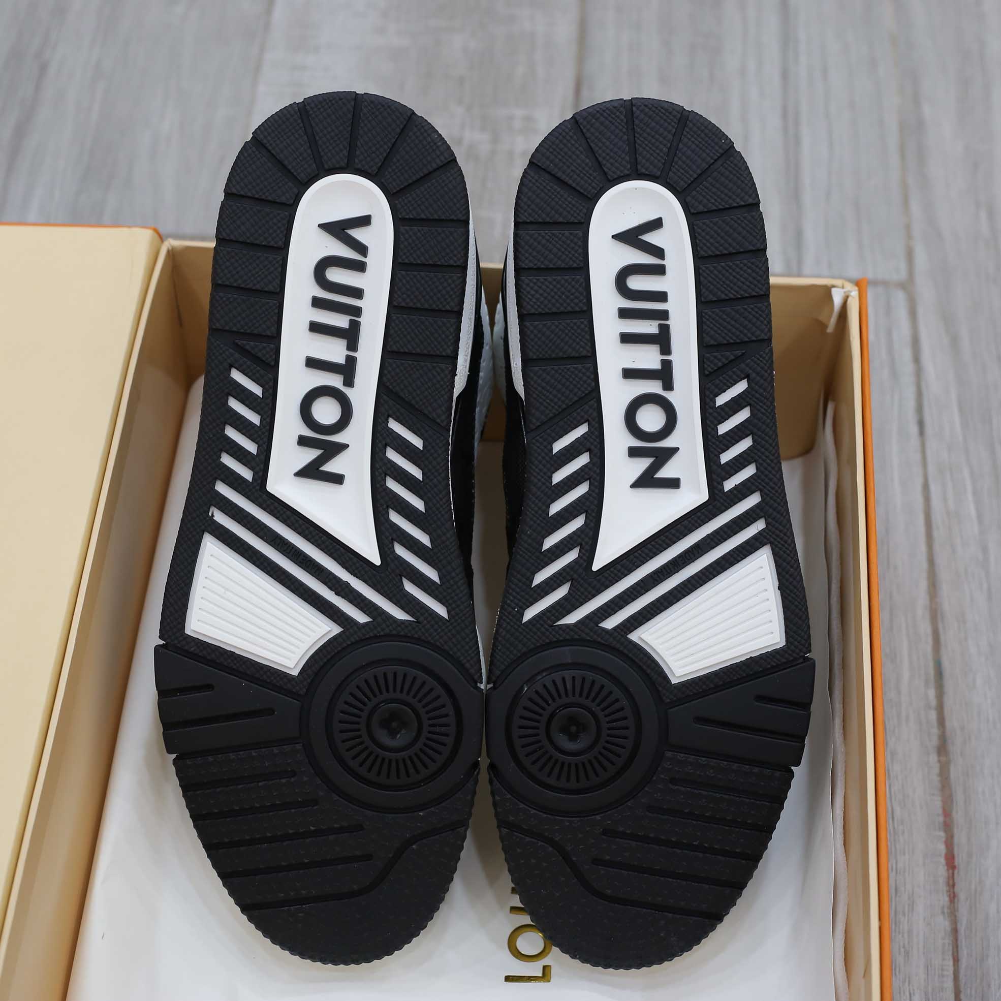 Louis Vuitton Lv Trainer #54 Signature Black White