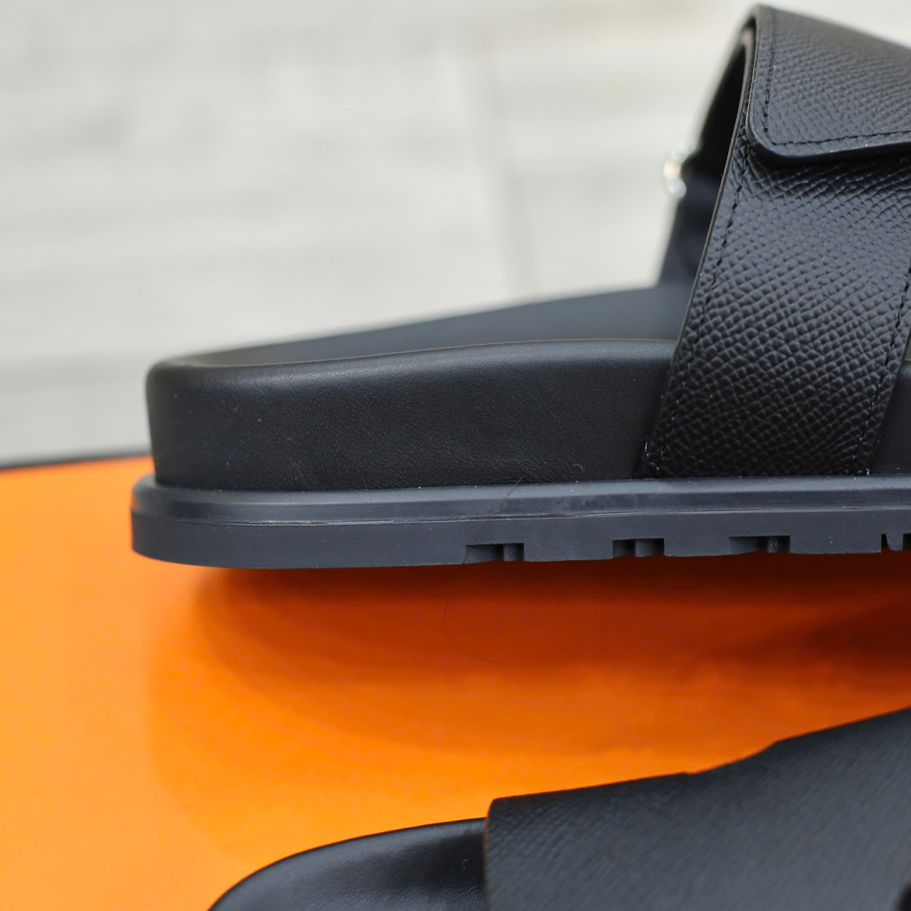 Dép Hermes Chypre Black Bordeaux Epsom Leather Best Quality