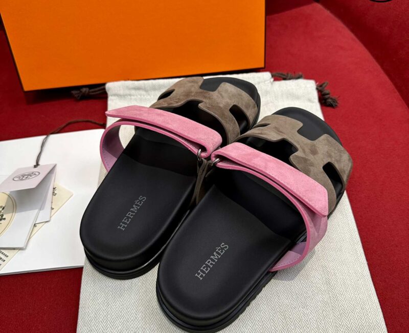 Dép Hermes Chypre Sandal Black Pink Suede