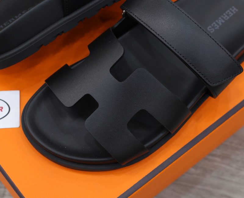 Dép Hermes Chypre Sandal Full Đen Da Trơn Best Quality