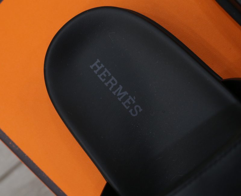 Dép Hermes Chypre Sandal Full Đen Da Trơn Best Quality