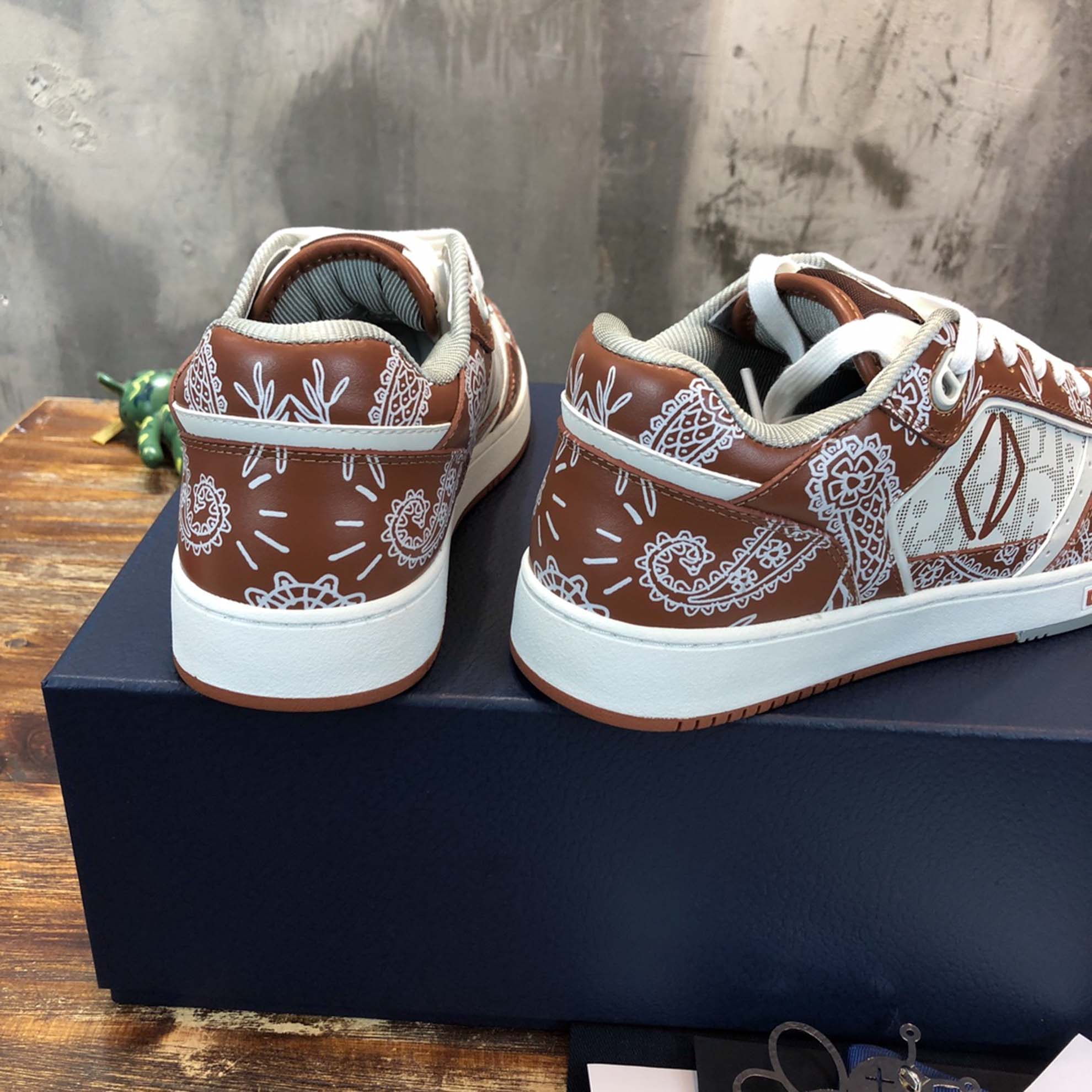 Giày Dior B27 Low Coffee White CD Paisley White Dior Oblique Like Auth