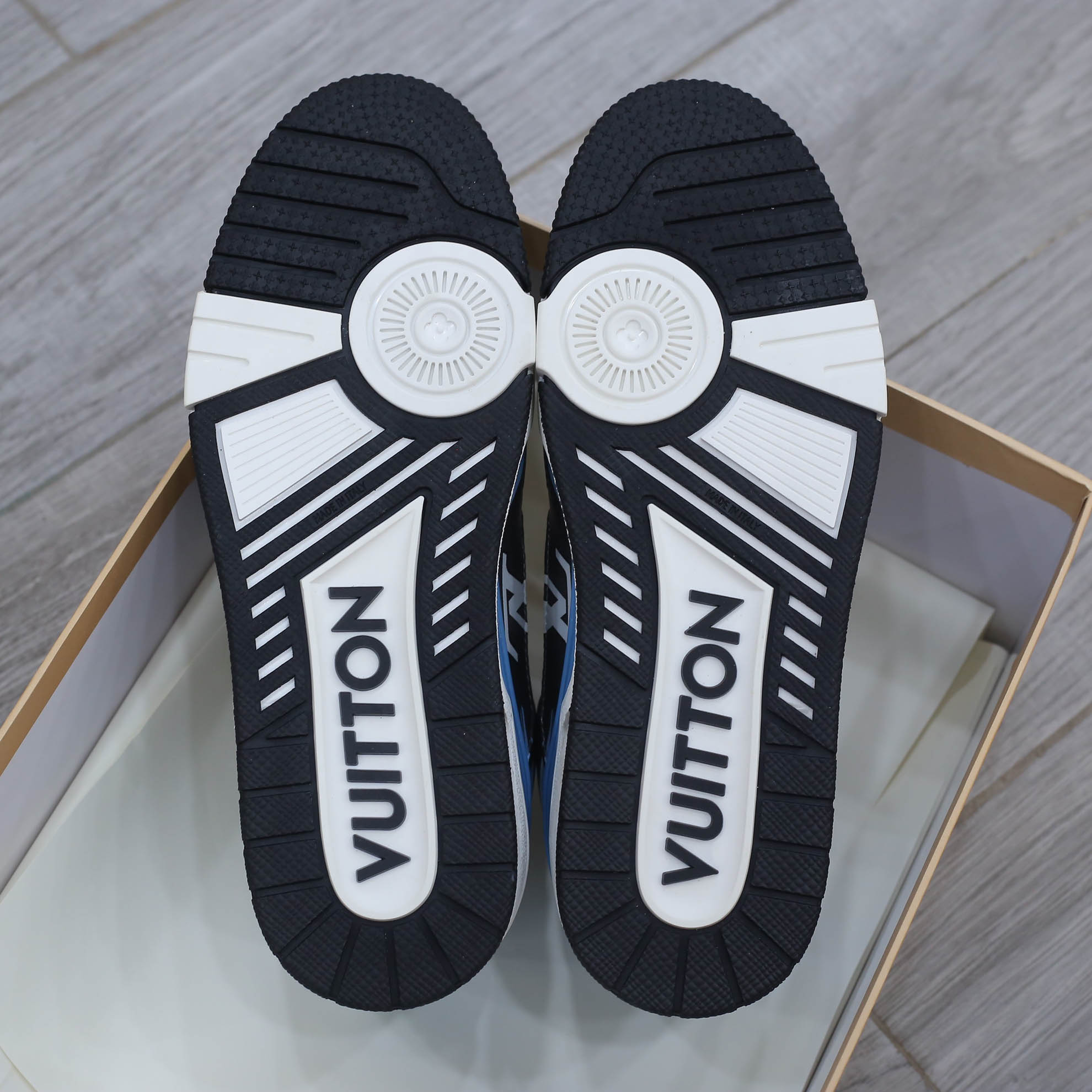 Giày Louis Vuitton LV Trainer#54 Graphic Print White Black Blue