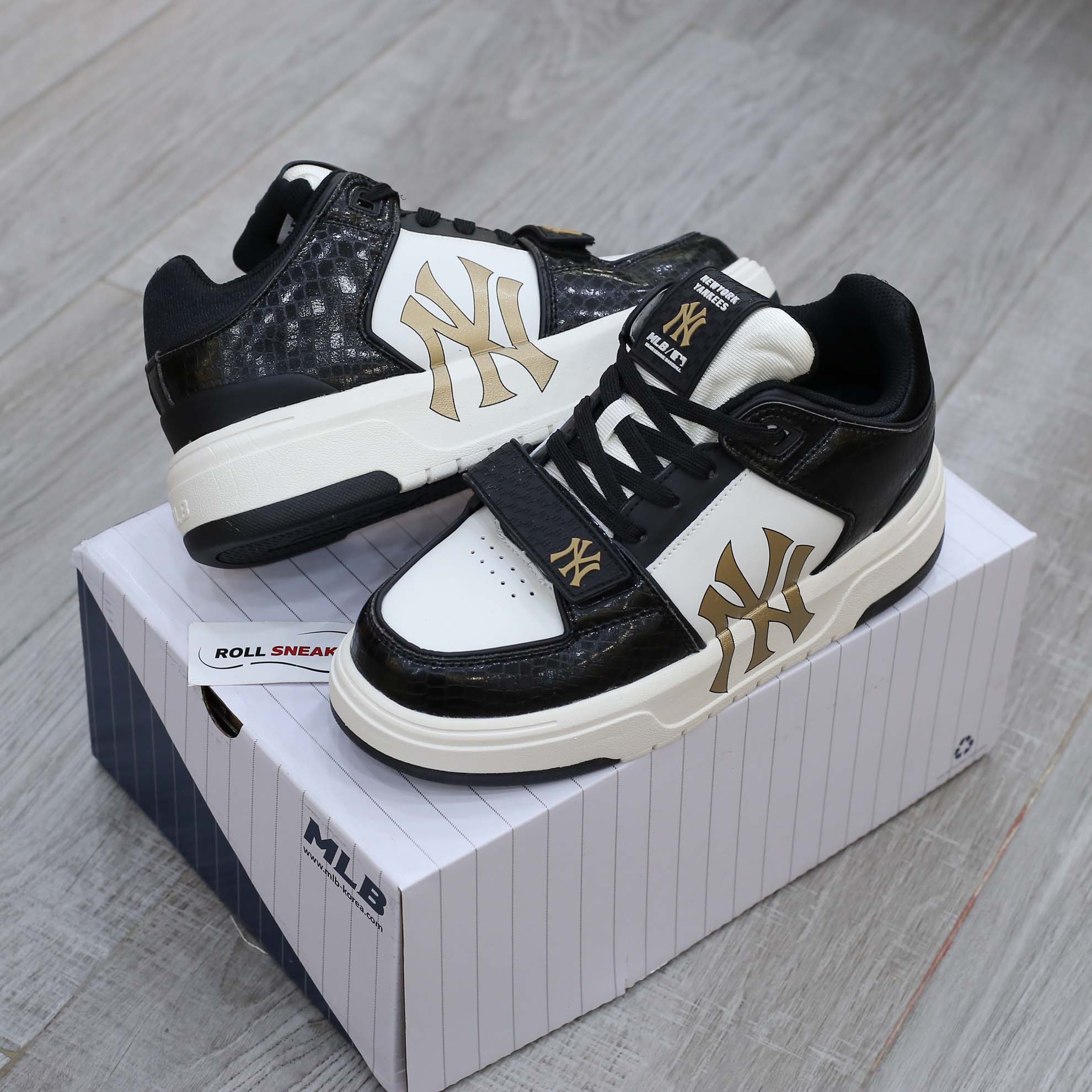 Giày MLB Chunky Liner Mid Lux New York Yankees Black Like Auth