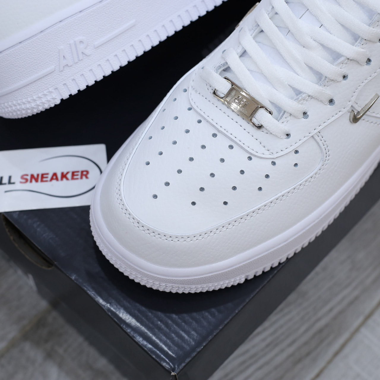 Air Force 1 '07 LX 'Sisterhood White Metallic Silver' Like Auth