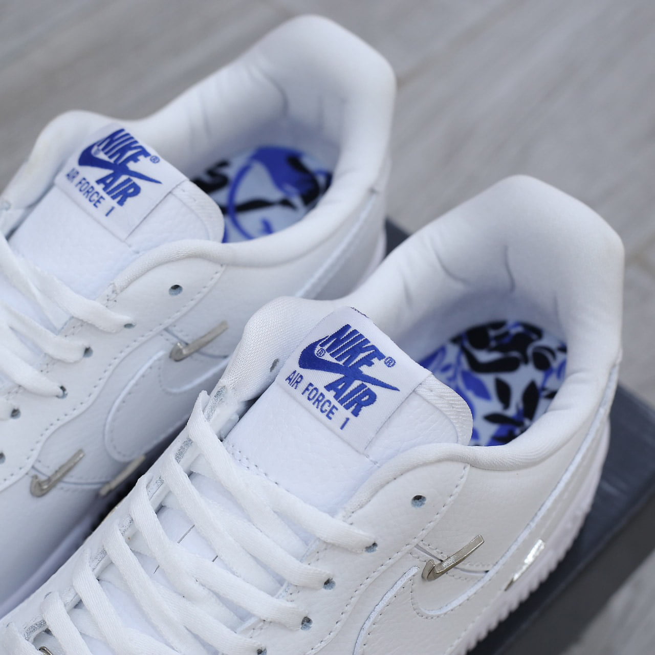 Air Force 1 '07 LX 'Sisterhood White Metallic Silver' Like Auth