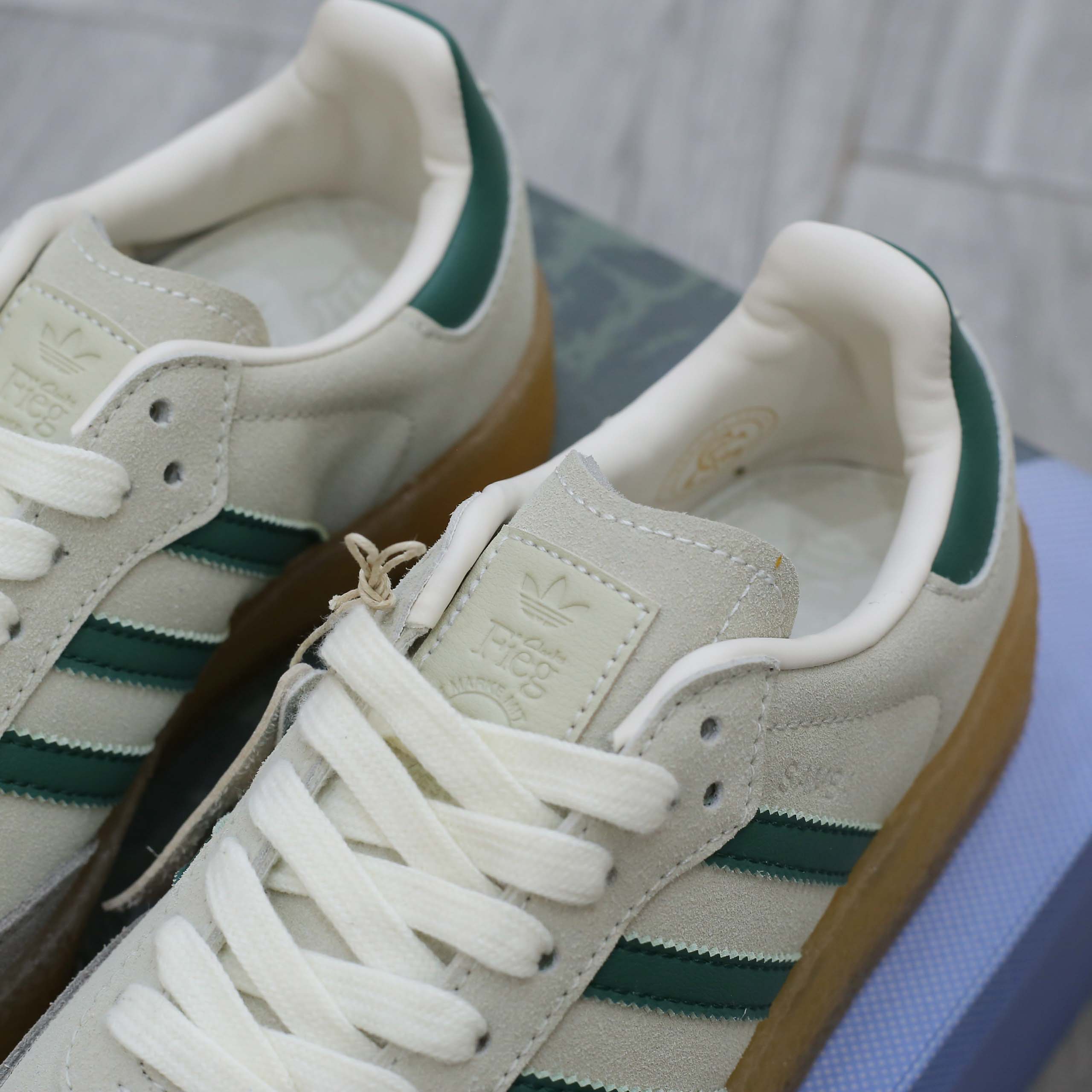 Giày Adidas Clarks 8th Street Samba by Ronnie Fieg Chalk White Green Like Auth