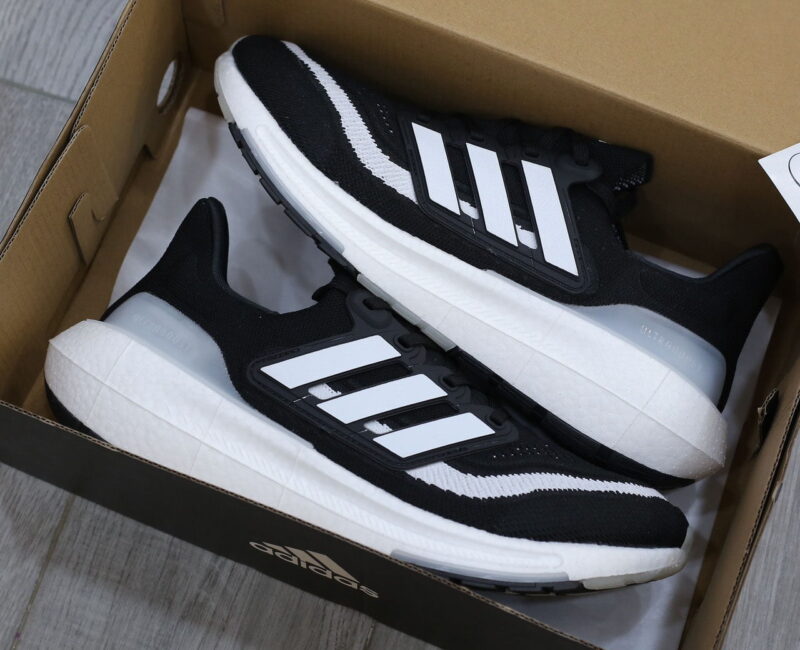 Giày Adidas UltraBoost Light 23 ‘Đen Viền Trắng’ Like Auth