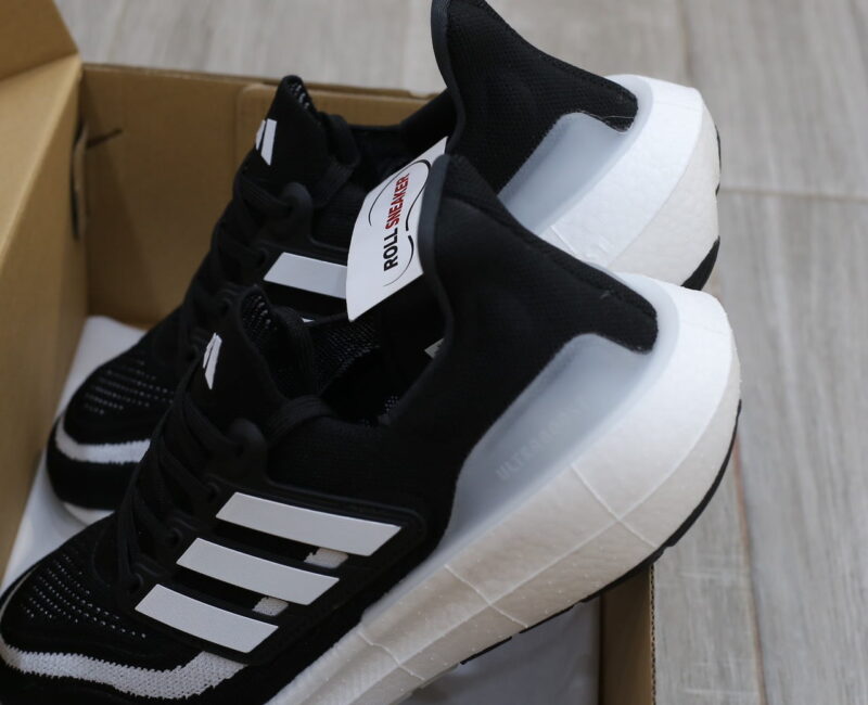 Giày Adidas UltraBoost Light 23 ‘Đen Viền Trắng’ Like Auth