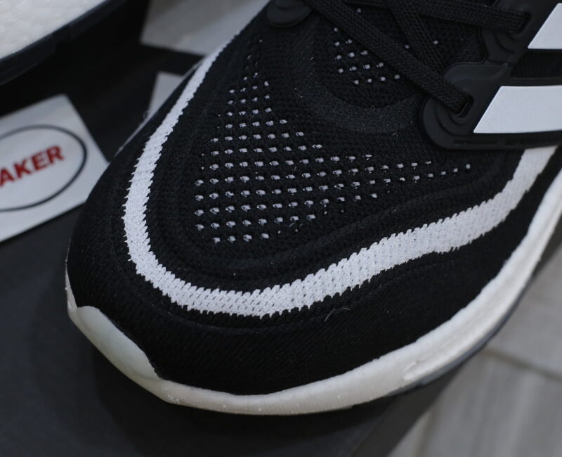 Giày Adidas UltraBoost Light 23 ‘Đen Viền Trắng’ Like Auth