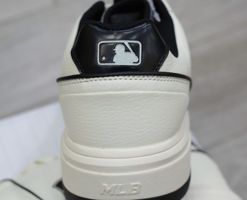 Giày MLB Chunky Liner New York Yankees White Black Chuẩn 95% Auth