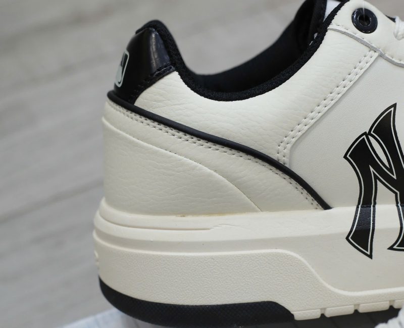 Giày MLB Chunky Liner New York Yankees White Black Chuẩn 95% Auth