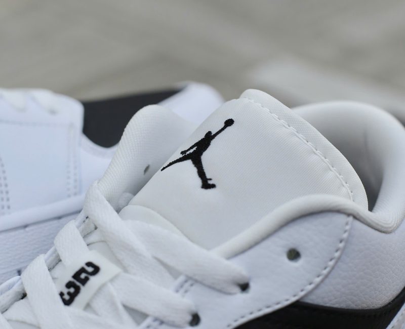 Giày Nike Air Jordan 1 Low Panda Best Quality