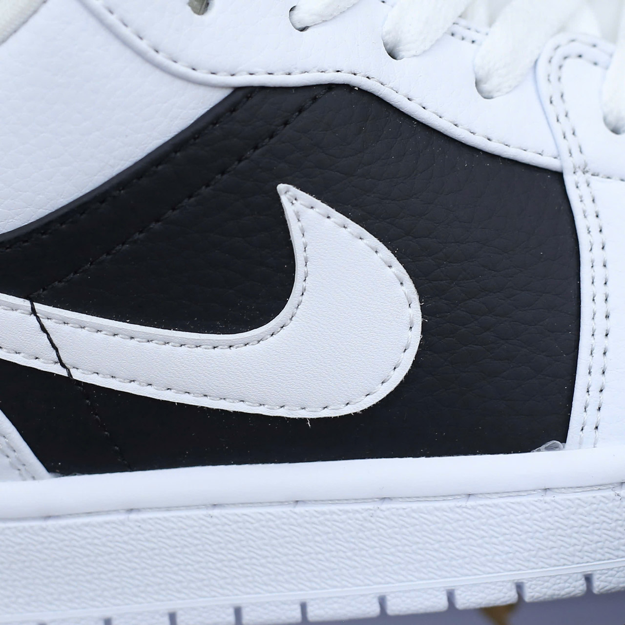 Giày Nike Air Jordan 1 Low Panda Best Quality