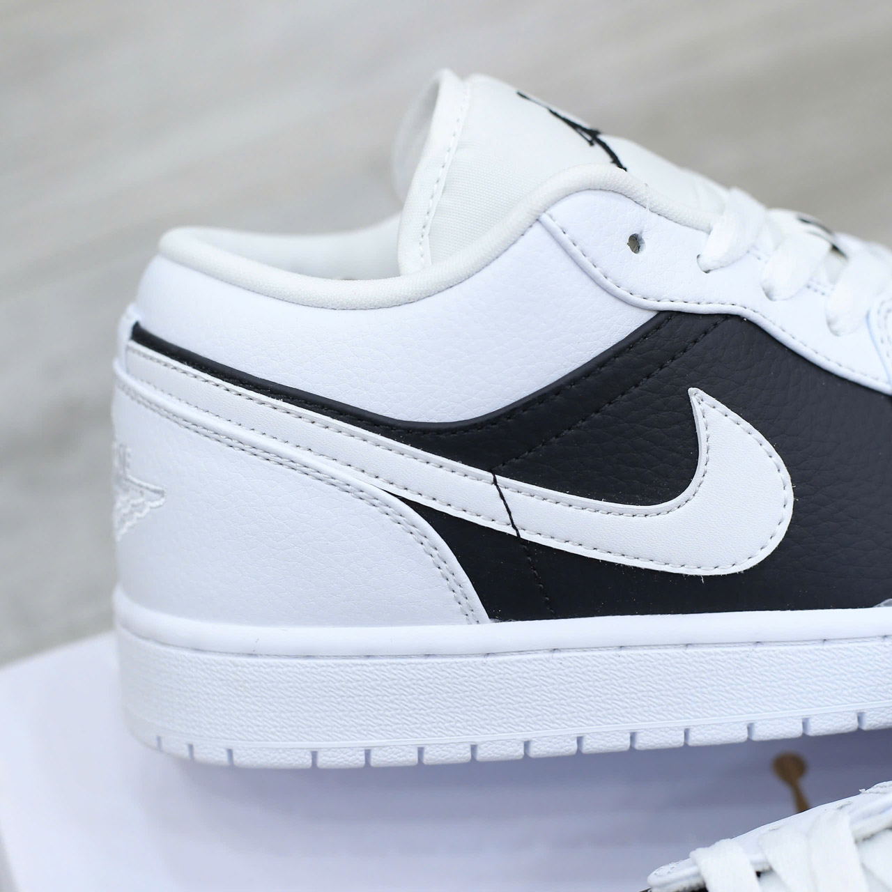 Giày Nike Air Jordan 1 Low Panda Best Quality