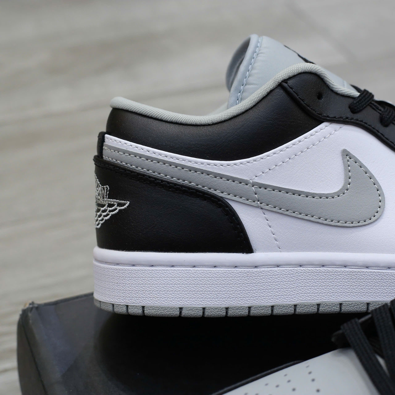 Giày Nike Air Jordan 1 Low Shadow Smoke Grey Chuẩn 99% Auth