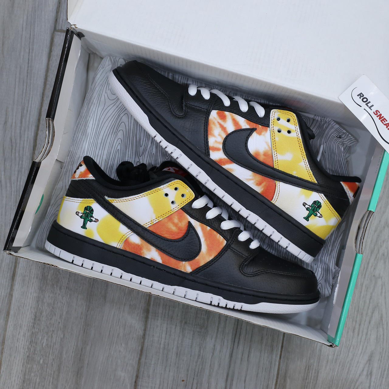 Giày Nike SB Dunk Low ‘Tie Dye Raygun Black’ Like Auth