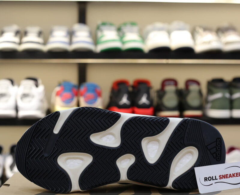 Giày Adidas Yeezy 700 OG Wave Runner Best Quality