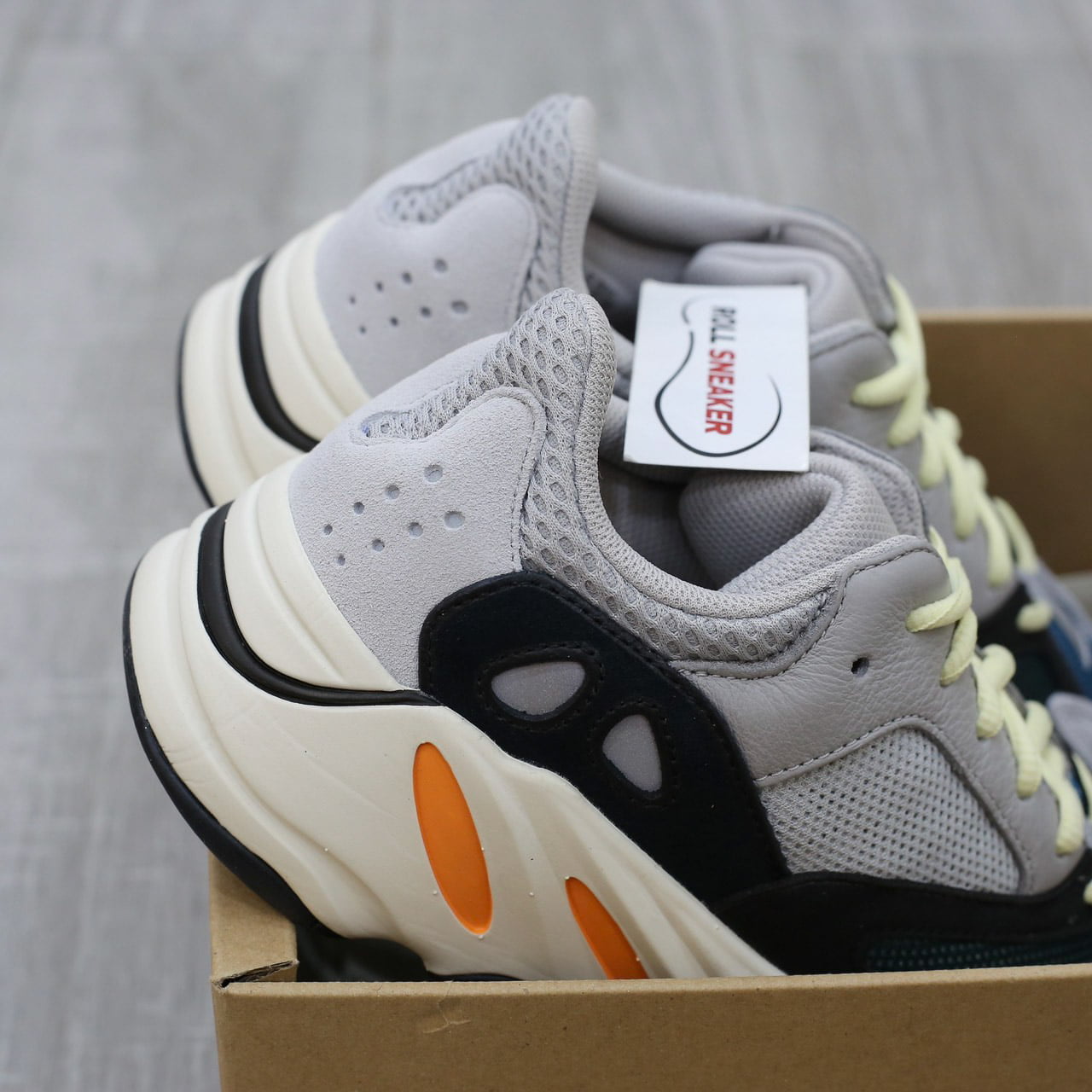 Giày Adidas Yeezy 700 OG Wave Runner Best Quality