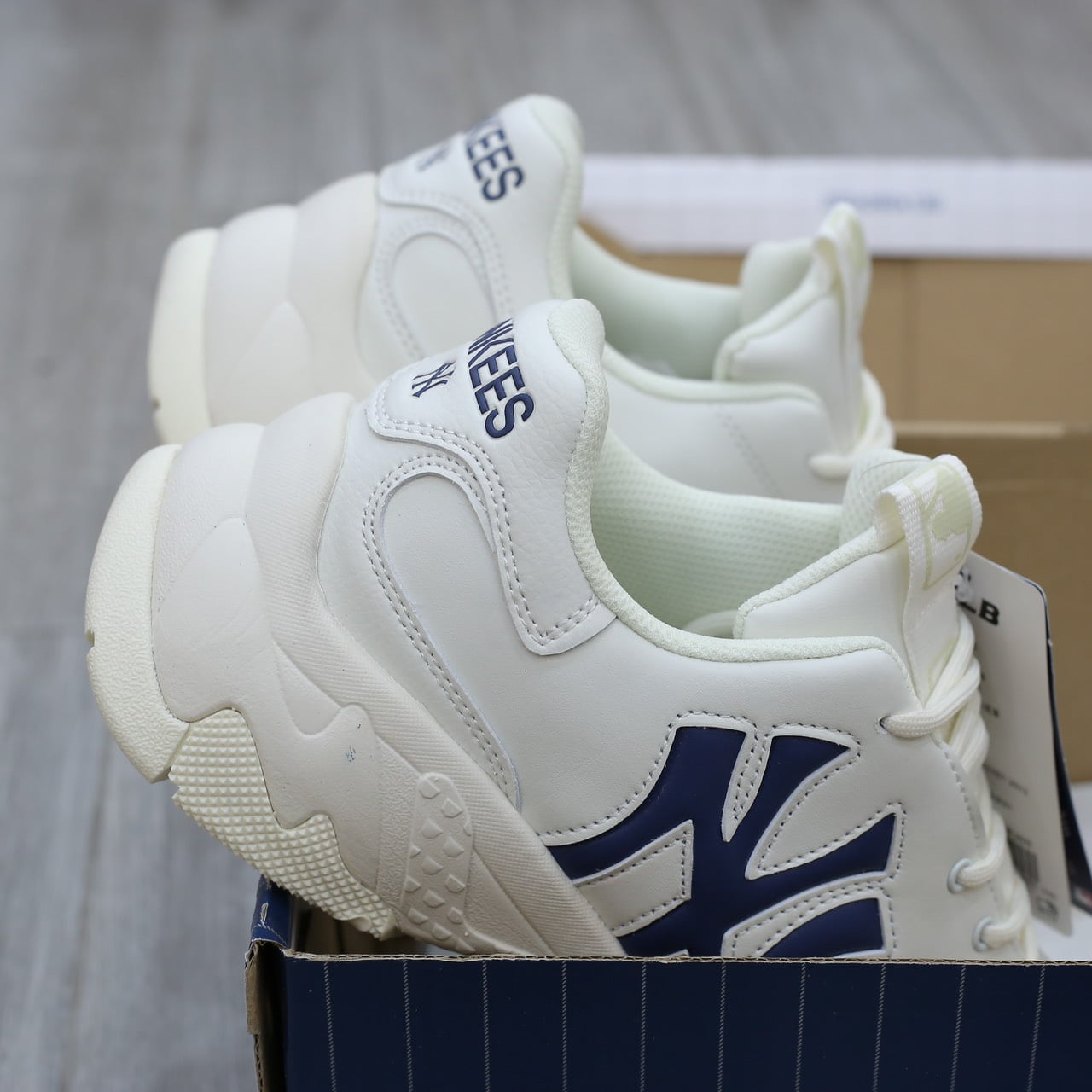 Giày MLB Korea BigBall Chunky Window New York Yankees Navy Like Auth