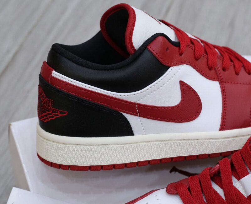 Giày Nike Air Jordan 1 Low Reverse Black Toe "W" Best Quality