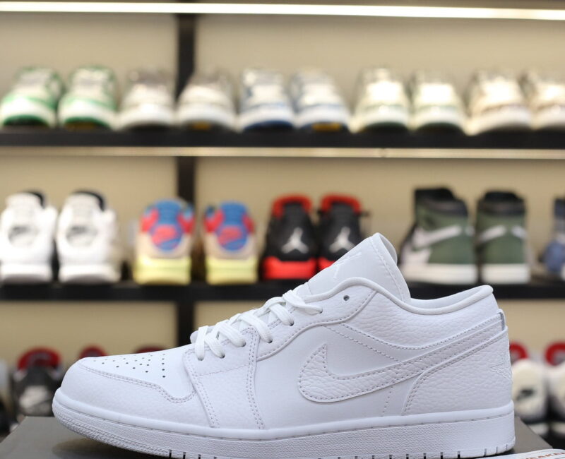 Giày Nike Air Jordan 1 Low Triple White Best Quality
