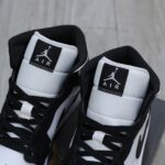 Giày Nike Air Jordan 1 Mid 'Panda' Like Auth