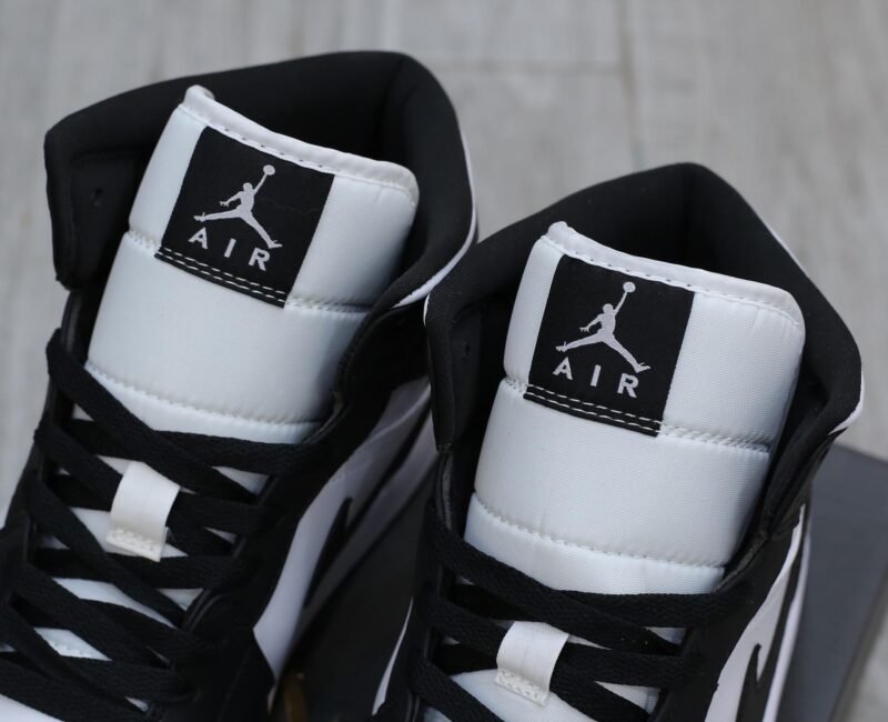 Giày Nike Air Jordan 1 Mid 'Panda' Like Auth