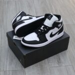 Giày Nike Air Jordan 1 Mid 'Panda' Like Auth
