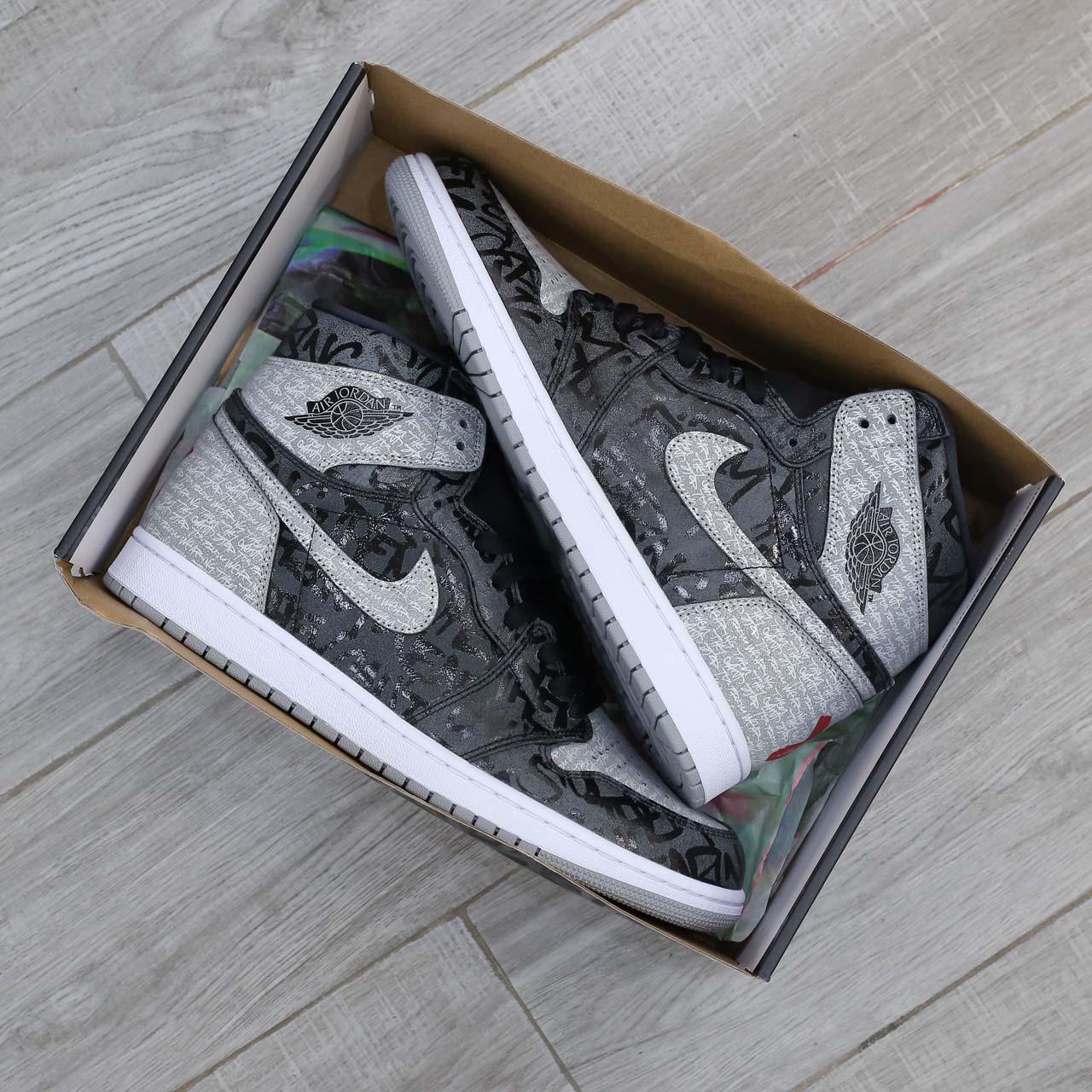 Giày Nike Air Jordan 1 Retro High OG Rebellionaire Best Quality