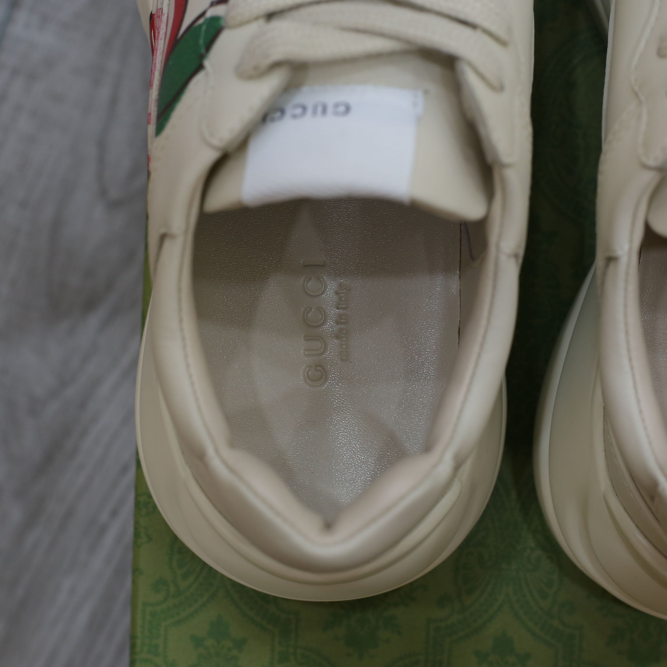 Giày Gucci GG Rhyton Apple sneaker Best Quality