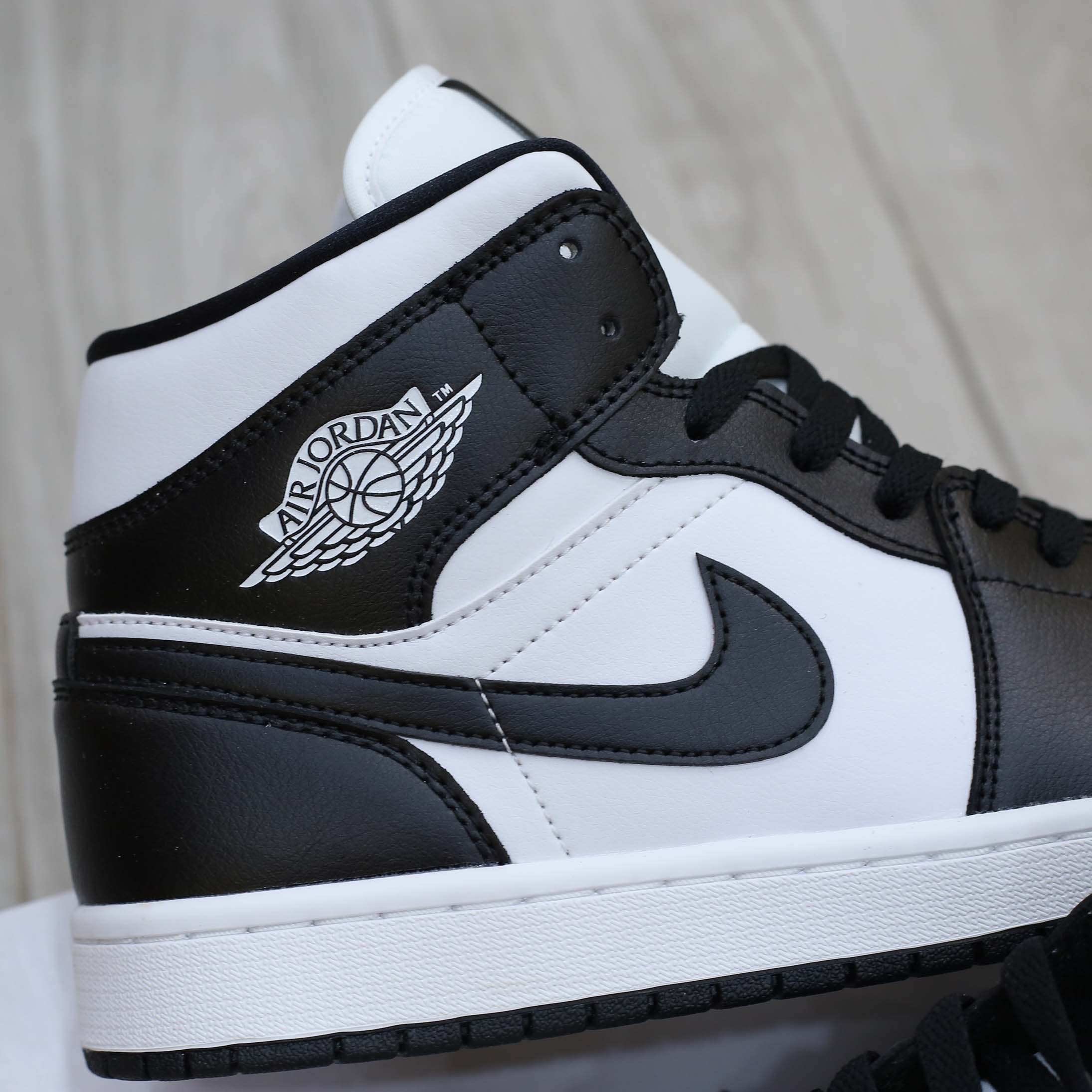 Giày Nike Air Jordan 1 Mid ‘Panda’ Best Quality