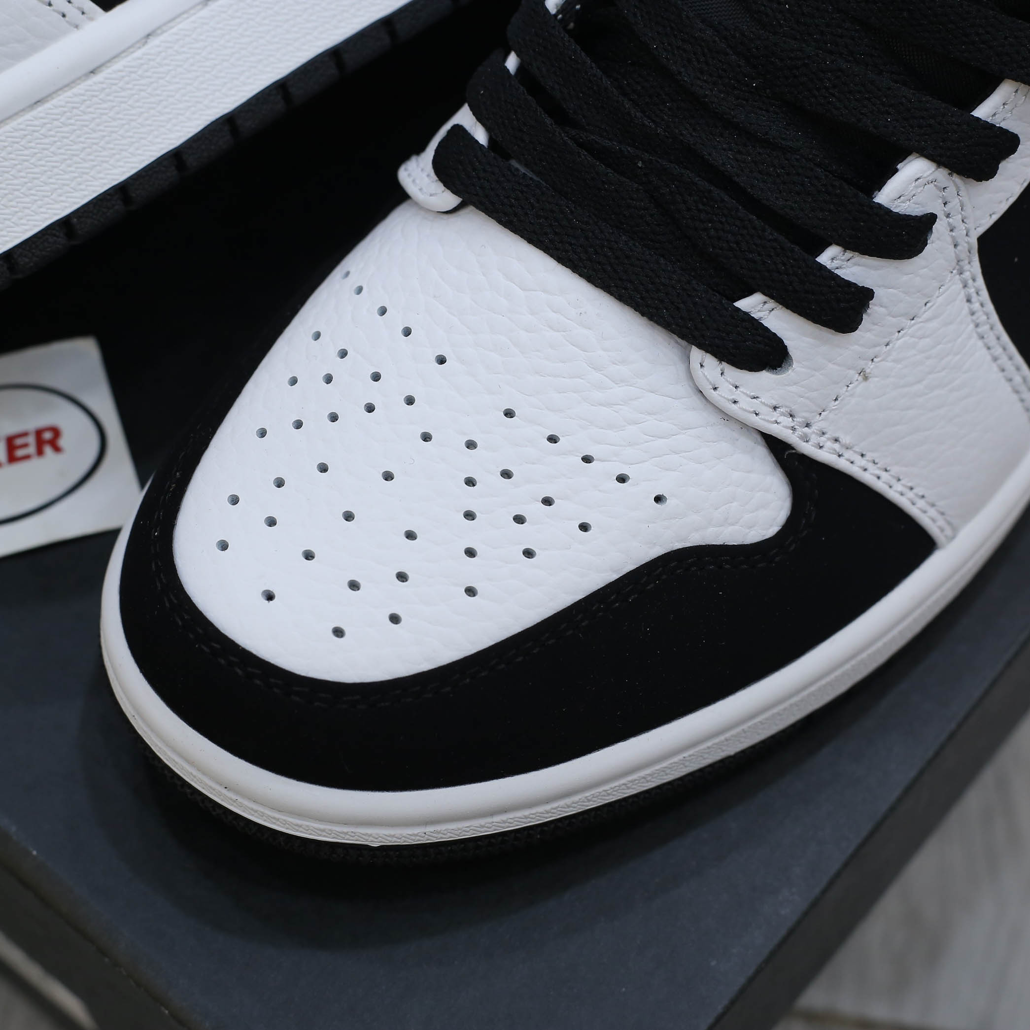 Giày Nike Air Jordan 1 Mid Tuxedo White Black Best Quality