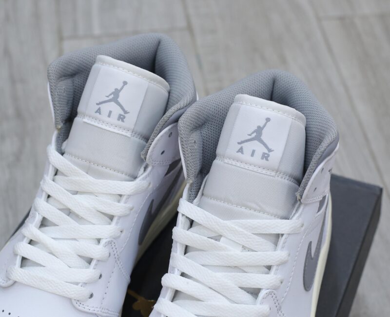 Giày Nike Air Jordan 1 ‘Mid White Stealth’ Best Quality