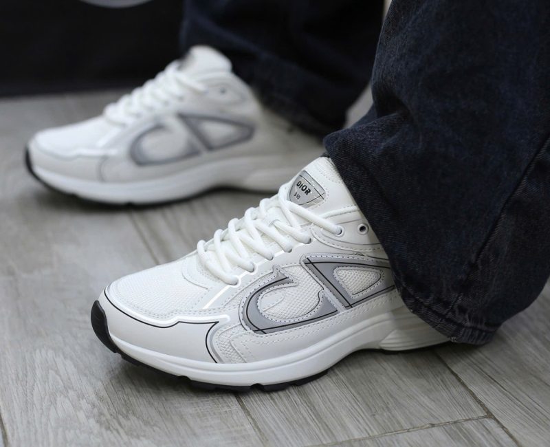 Onfeet Giày Dior B30 Sneaker ‘Triple White’ Best Quality