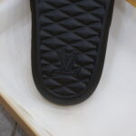 Dép Louis Vuitton Waterfront Mules ‘Black’ Like Auth